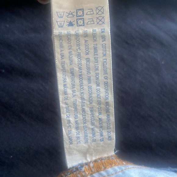 A soft feel to the skin causal embroidered blue denim shots by Forever 21 - Picture 6 of 6